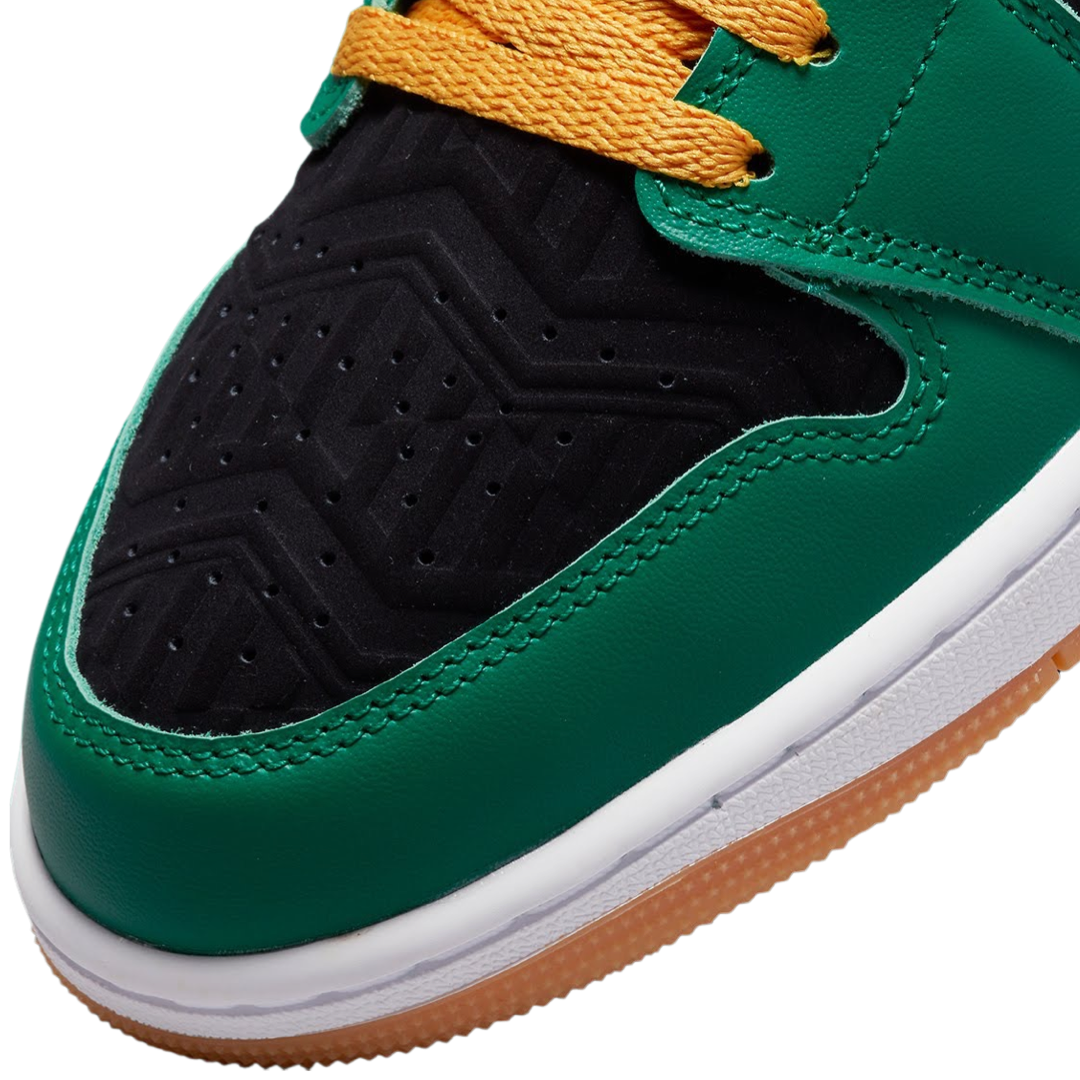 Air Jordan 1 Low SE Holiday Special Christmas Malachite Black Taxi Fire Red