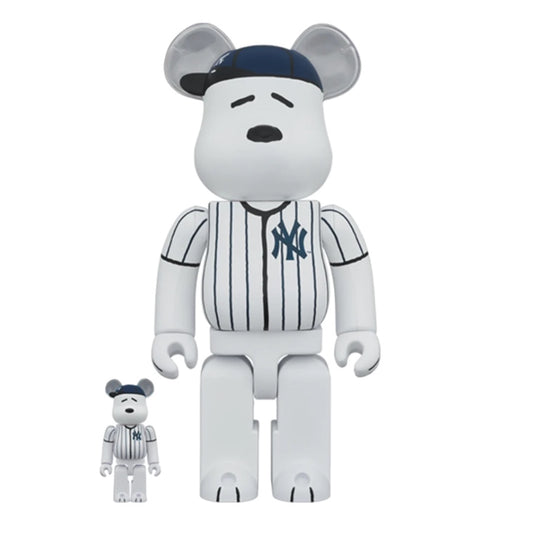 Bearbrick x Peanuts x MLB New York Yankees Snoopy 400% & 100% Set