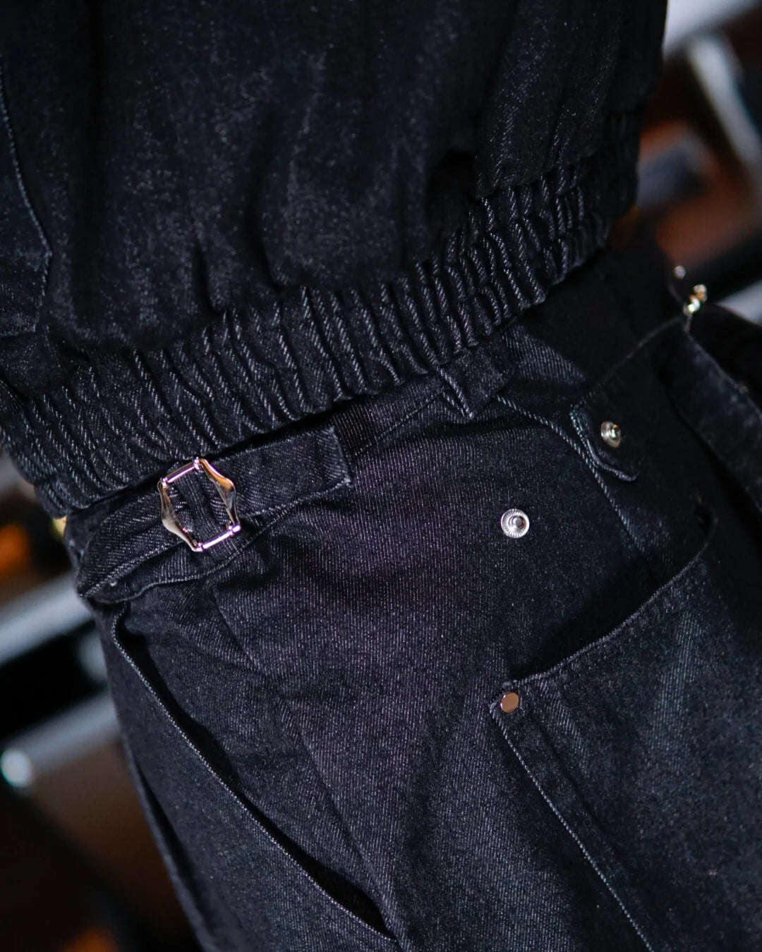 OZMNL iLustrado Clasp Buckle Pants
