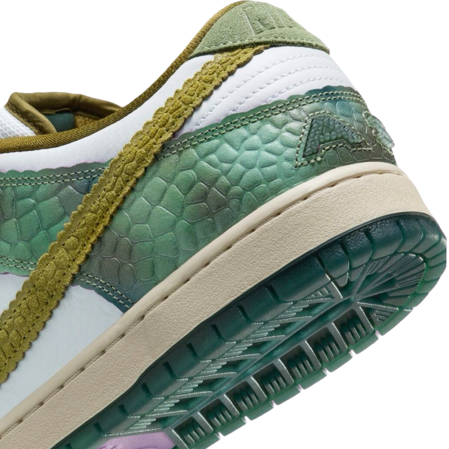 SB Dunk Low Pro QS Oil Green Desert Moss White