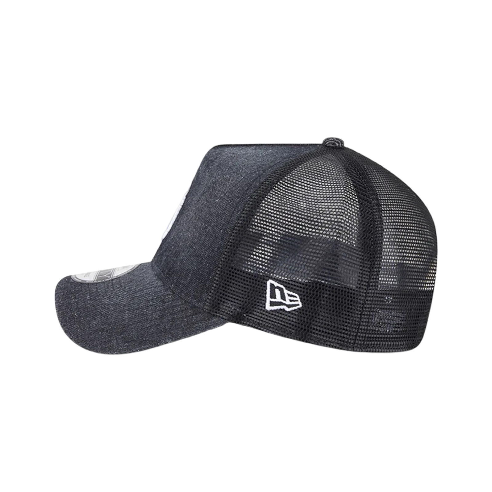 New Era 940 Trucker Washed Denim Snapback New York Yankees Black Cap