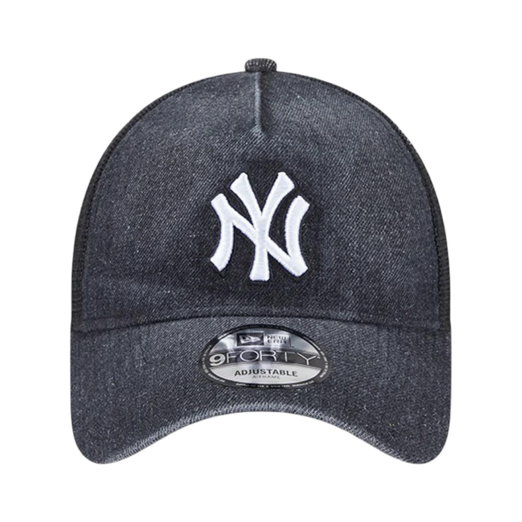 New Era 940 Trucker Washed Denim Snapback New York Yankees Black Cap
