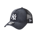 New Era 940 Trucker Washed Denim Snapback New York Yankees Black Cap