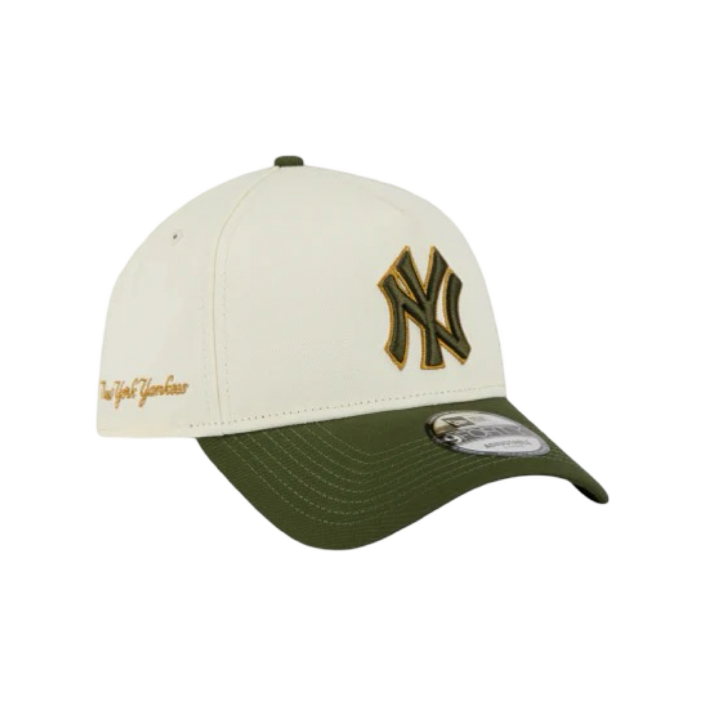New Era 9Forty A-Frame Metallic Script New York Yankees White Gold Green Snapback Cap