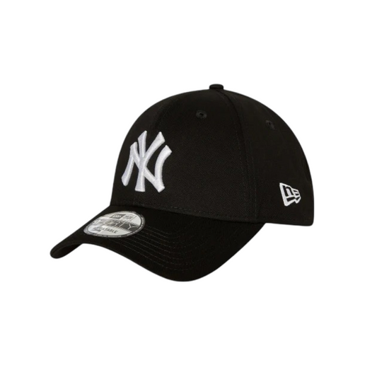 New Era 940 Pre-Curved Visor New York Yankees Black White Cap