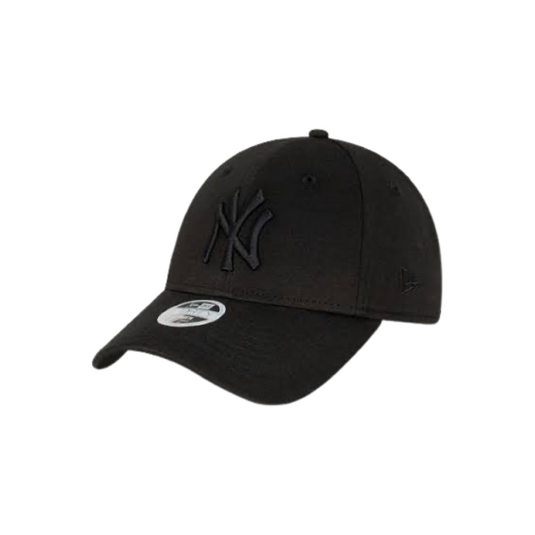 Women's New Era 940 Pre-Curved Visor New York Yankees Black on Black Jersey Clothstrap Cap