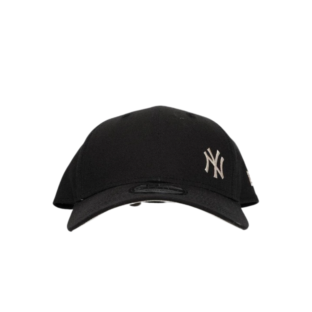 New Era 940 Pre-Curved New York Yankees Mini Logo Black Pewter Cap