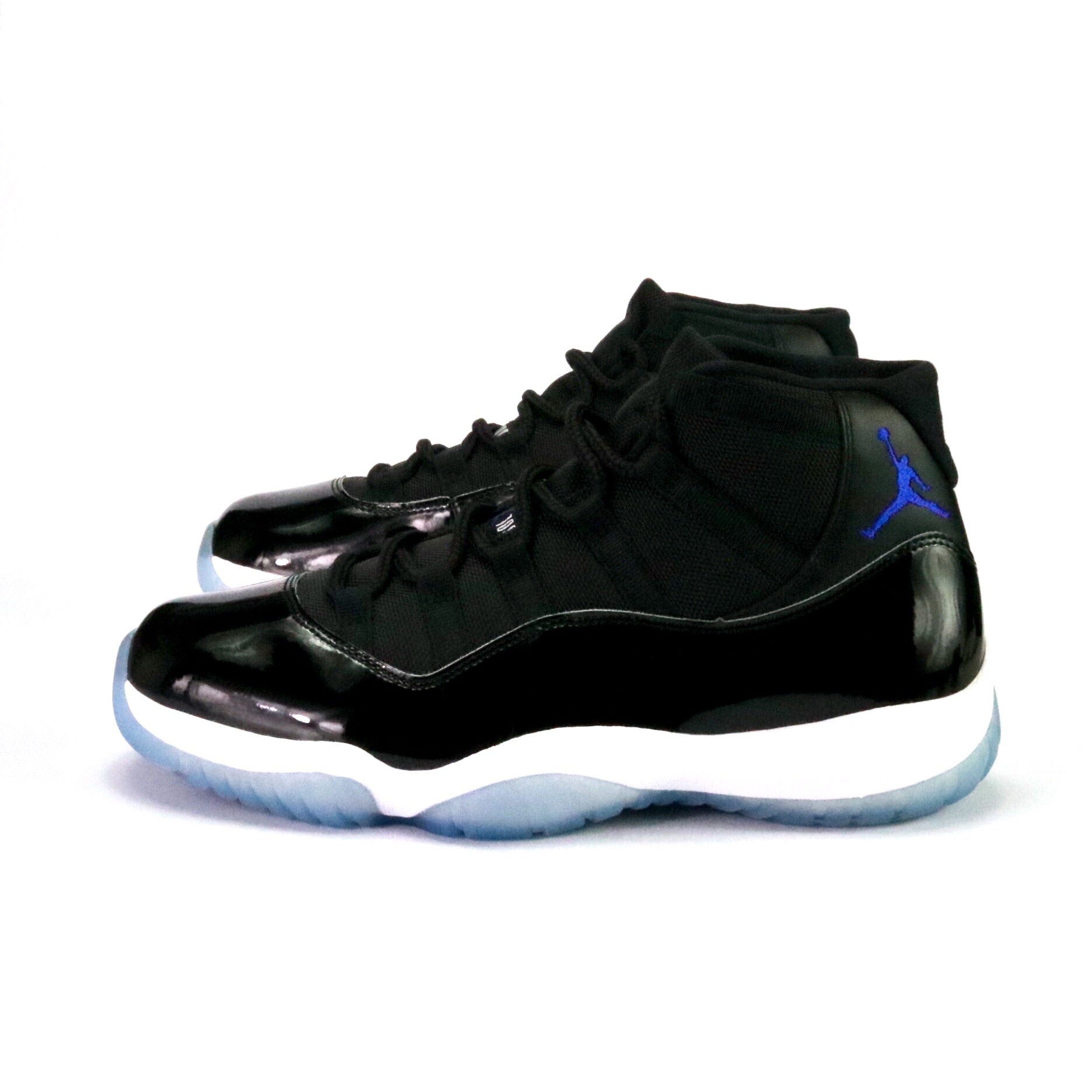 Air jordan hotsell 11 black concord