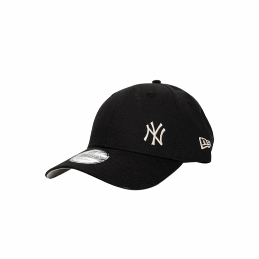 New Era 940 Pre-Curved New York Yankees Mini Logo Black Pewter Cap
