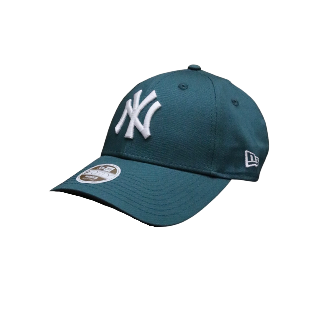 Women's New Era 940 Pre-Curved New York Yankees Pine Green White Clothstrap Cap