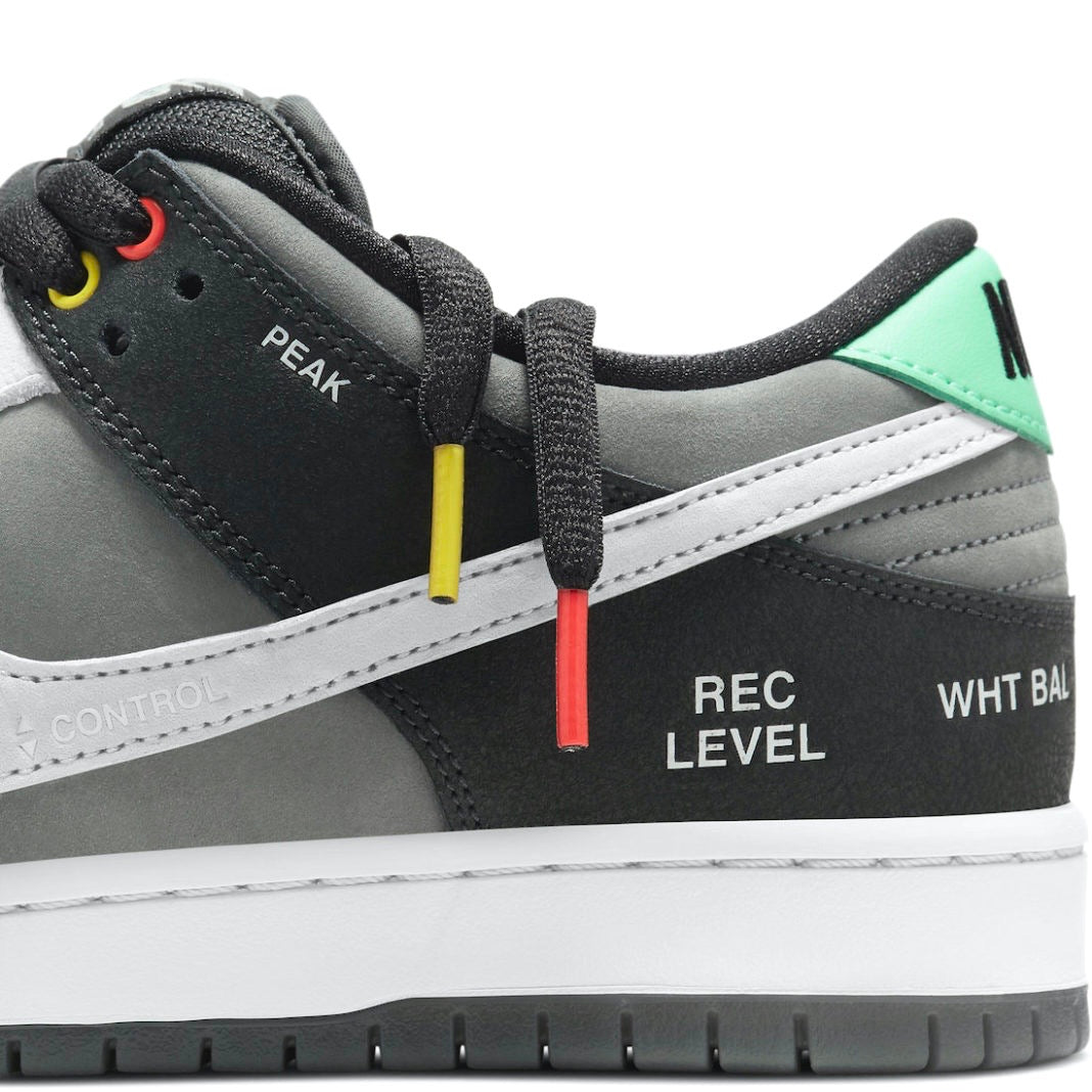 Nike SB Dunk Low VX1000