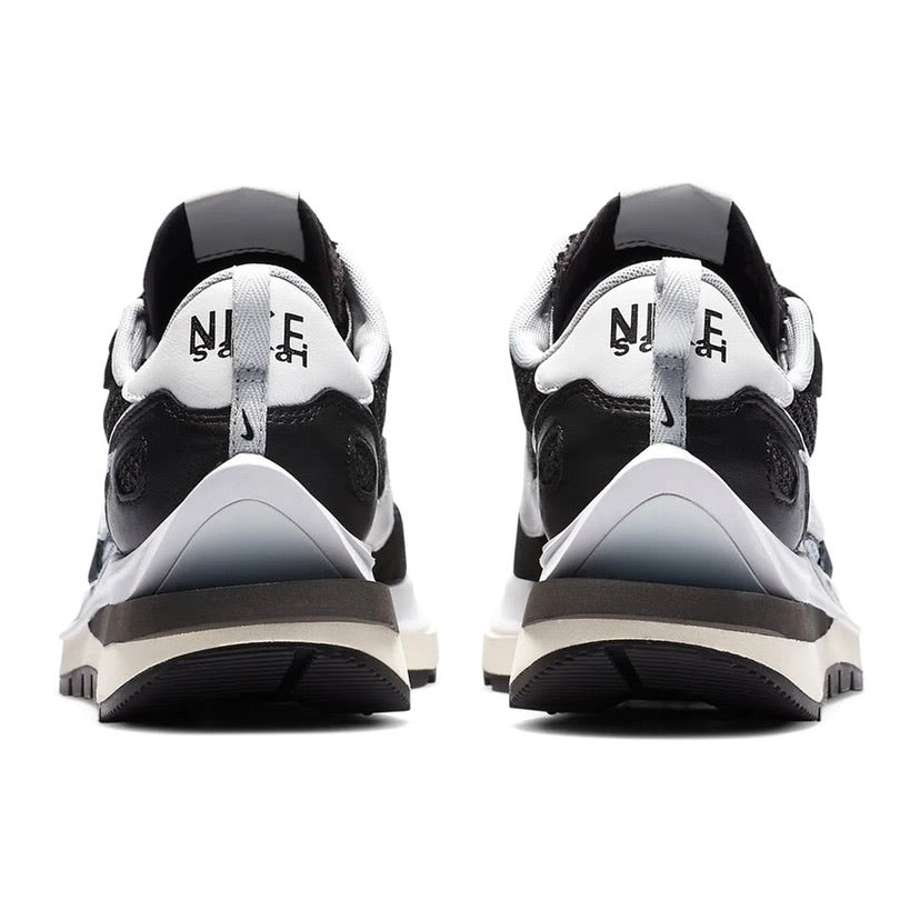 Nike Sacai x Vaporwaffle Black Summit White