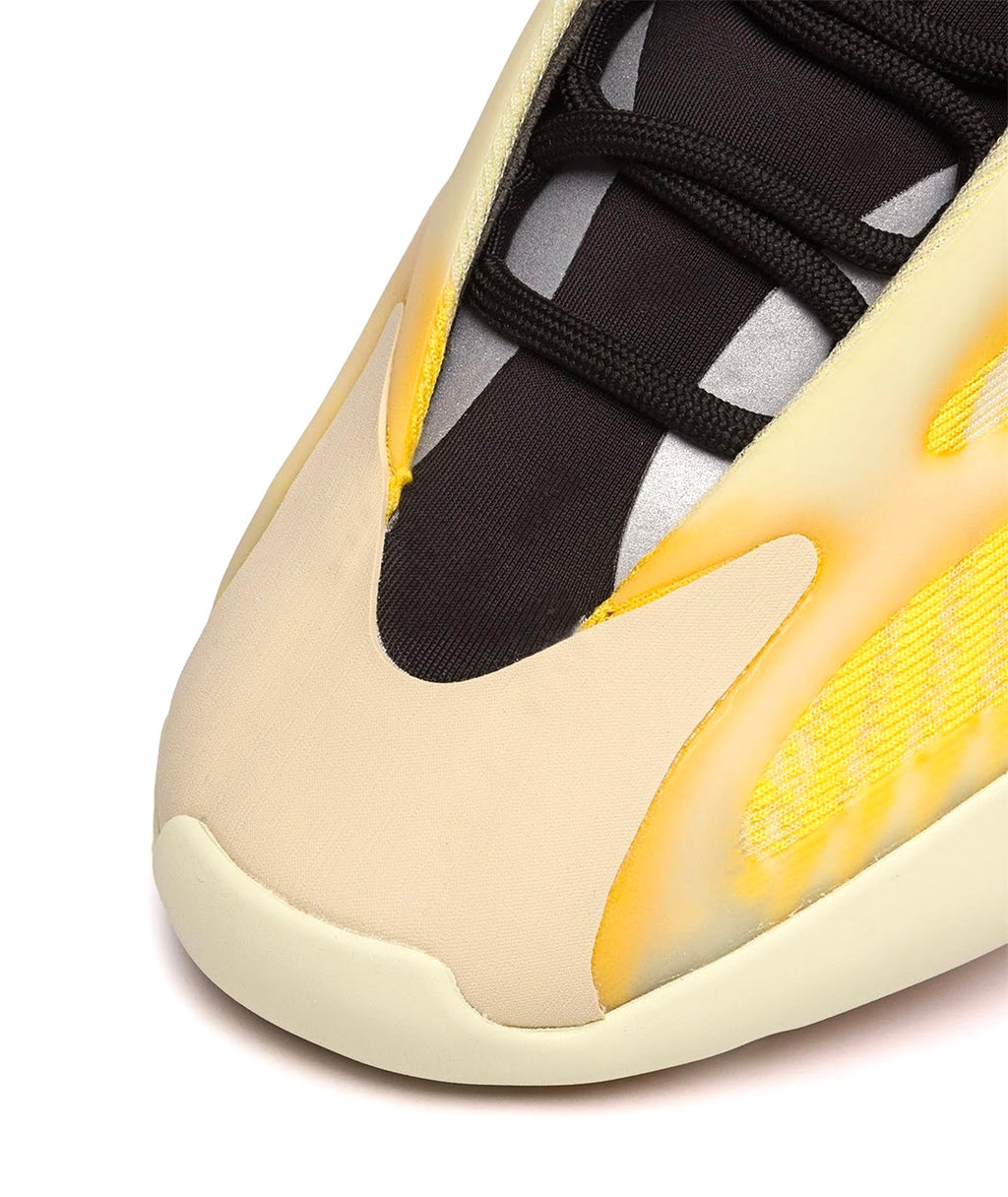 Yeezy 700 V3 Mono Safflower HP5425
